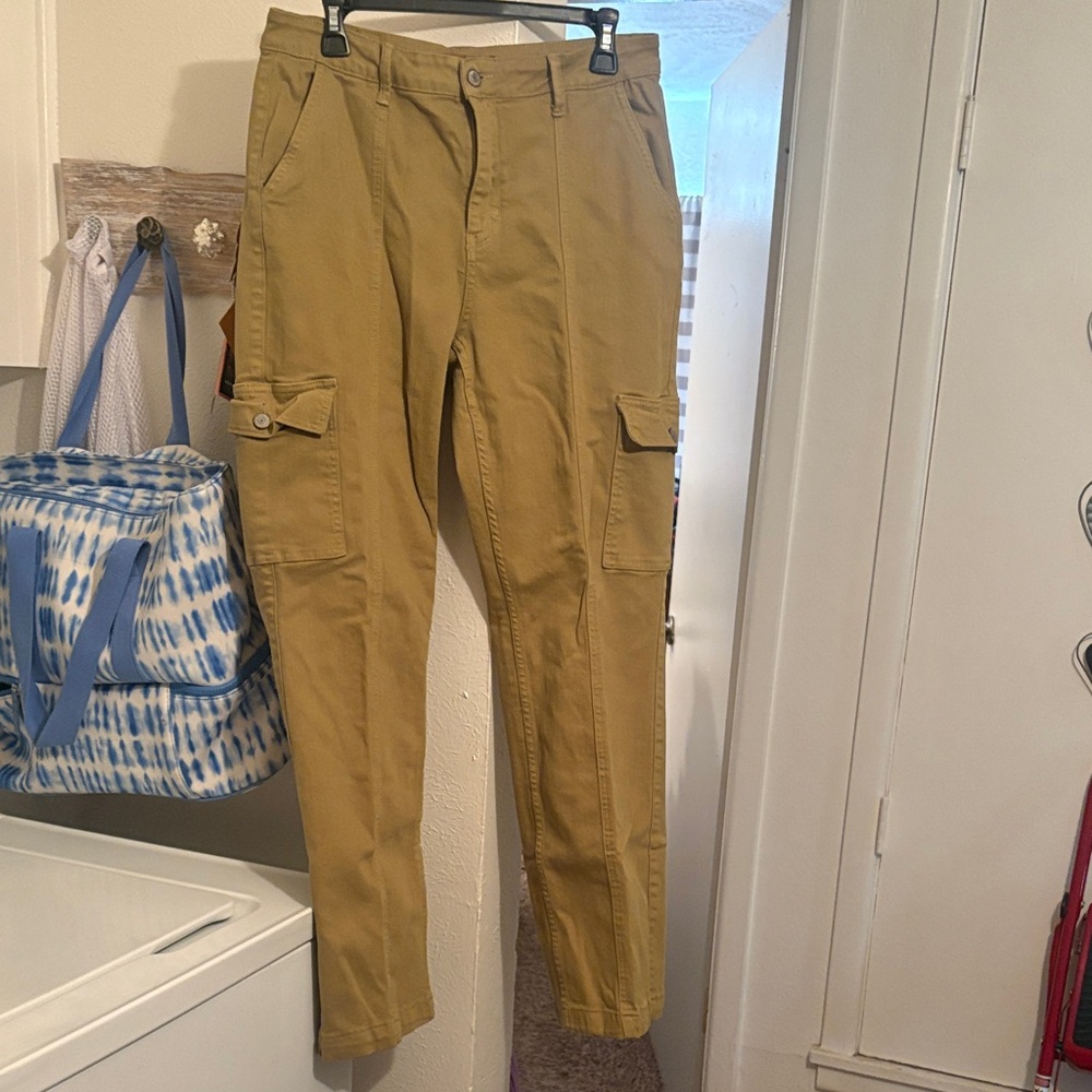 Judy Blue Women's Khaki Green Cargo Jeans